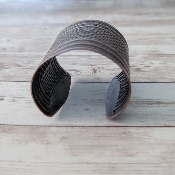 Vintage Cuff Bracelet - Wide Cuff Bracelet Brown - Mark On One Side - Picture 6 of 10
